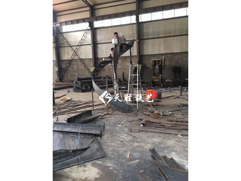 鋼架樓梯